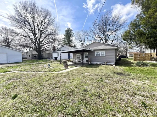 $99,900 | 715 Springfield Road, Gillespie, IL 62033