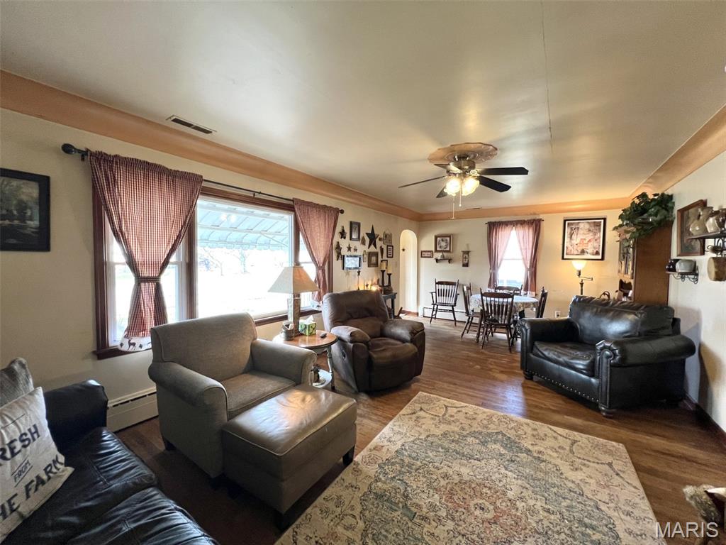 715 Springfield Road Gillespie, IL 62033 - Photo 9 of 28