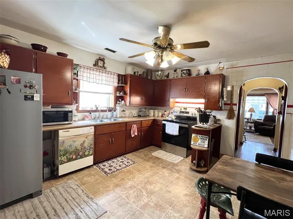 $99,900 | 715 Springfield Road, Gillespie, IL 62033