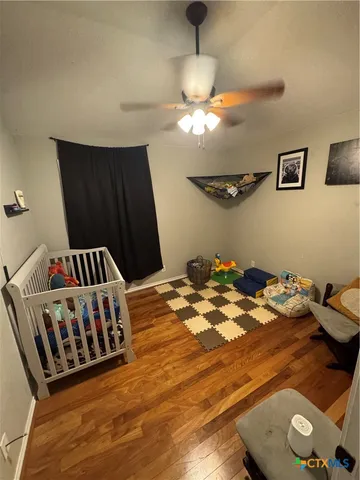 a view of livingroom with furniture