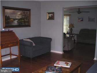 43 Manchester Road Eastampton, NJ 08060 - Photo 3 of 9 Living Room