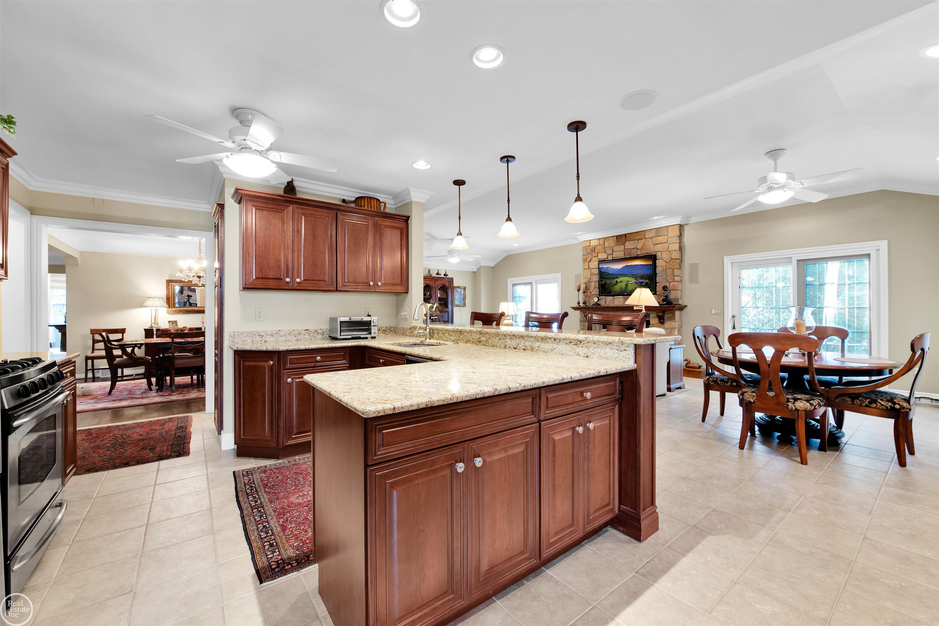 861 Shoreham Road Grosse Pointe, MI 48236 - Photo 11 of 53 50127110-10.JPG