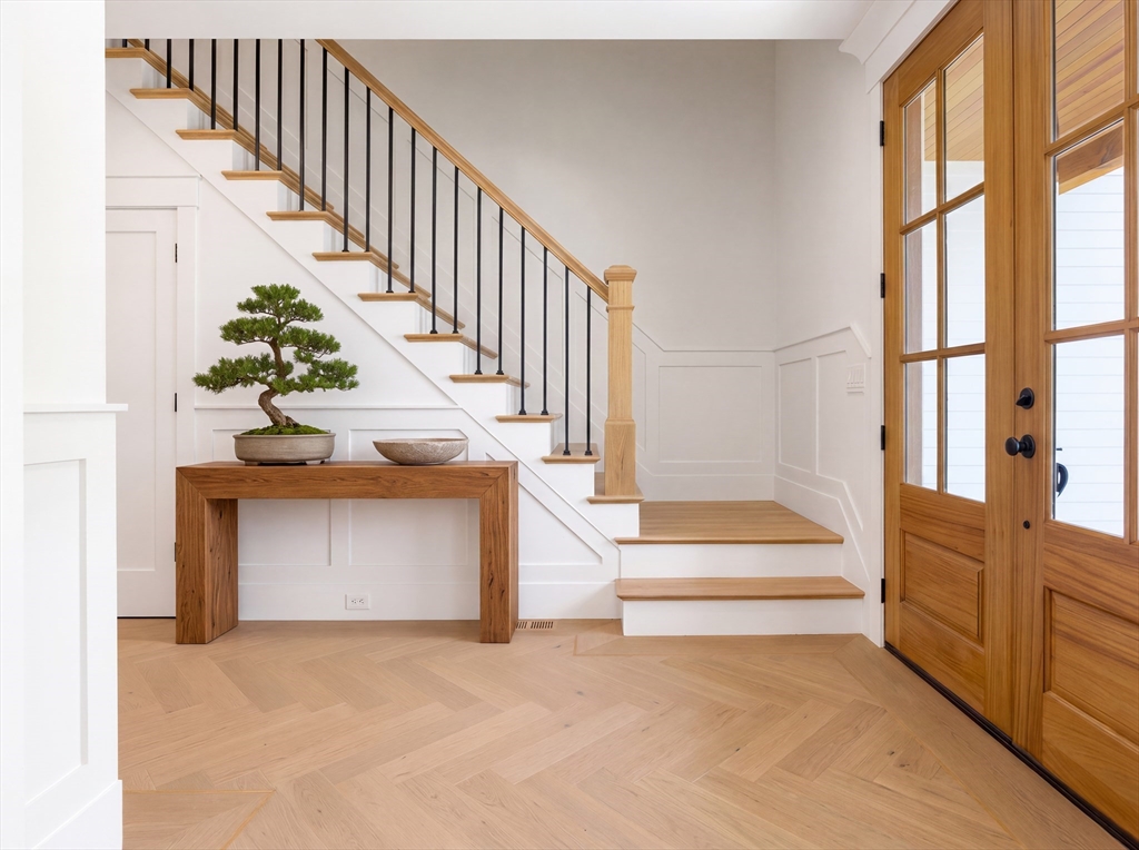 5 Bradford Road Natick, MA 01760 - Photo 3 of 42 Gallery Image 3