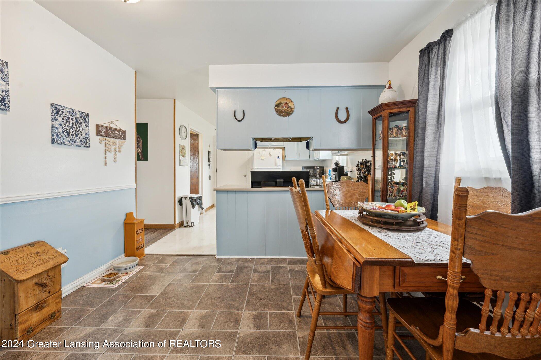1810 West Jason Road Dewitt, MI 48820 - Photo 8 of 50 08-1810-W-Jason-Rd-DeWitt-MI-48820-Windo