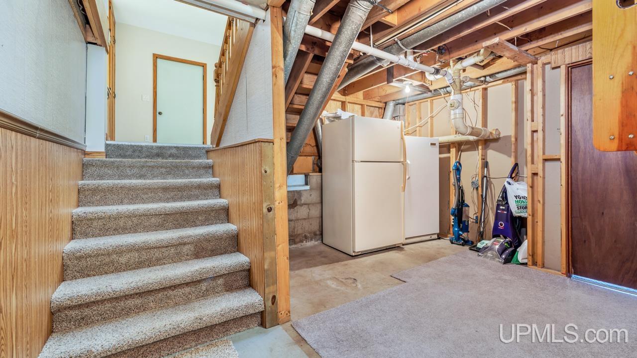 W6315 Chapman Road Niagara, WI 54151 - Photo 17 of 38