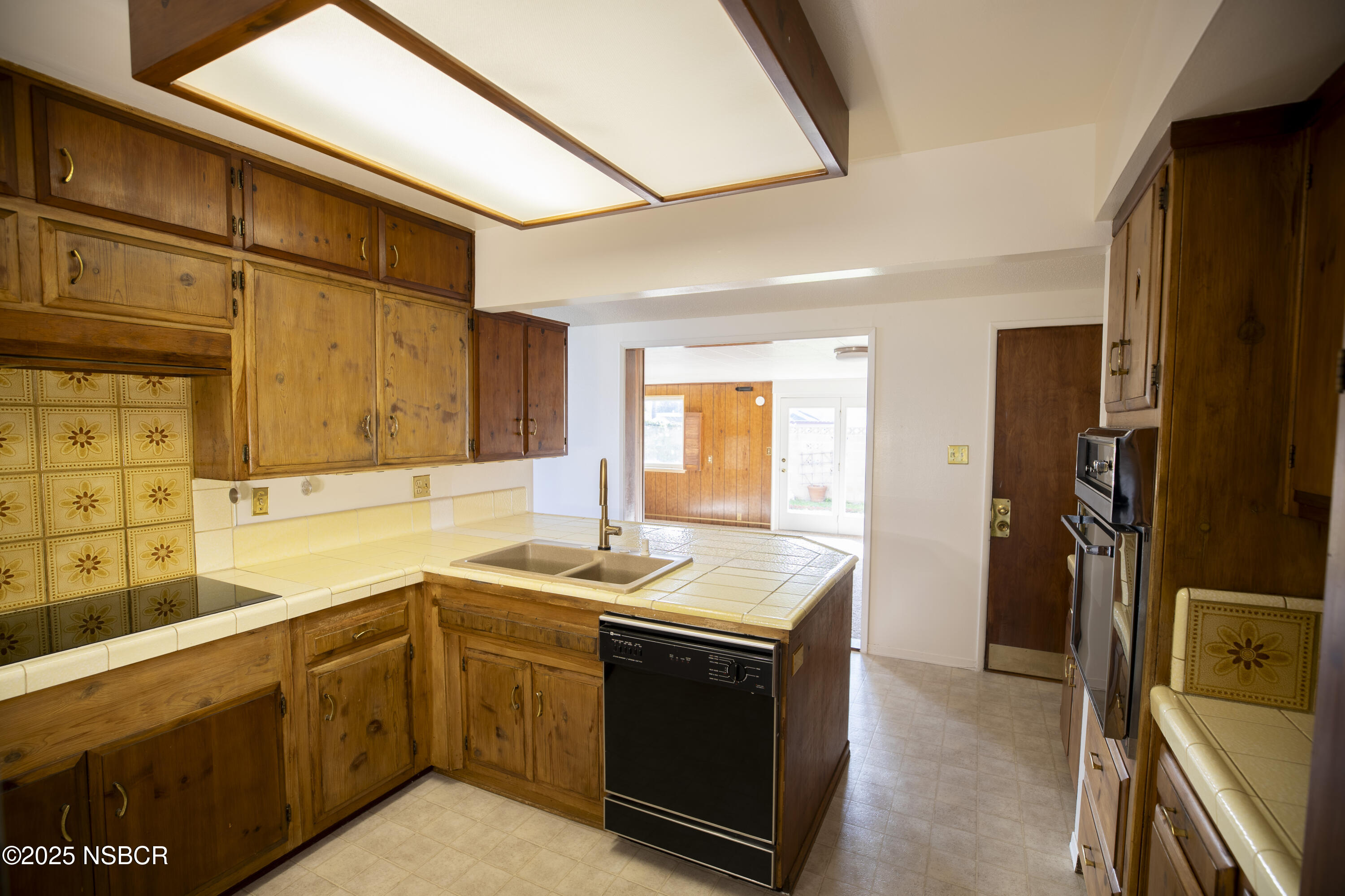 1117 Orchid Street Lompoc, CA 93436 - Photo 12 of 60 Tom Hinkens Best Edit-36