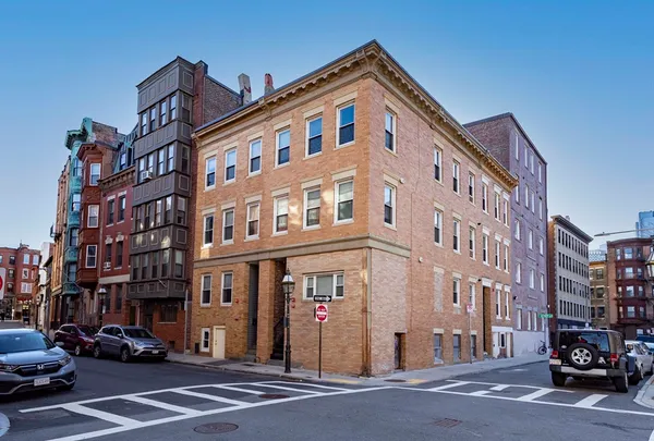 $5,800 | 28-30 Cooper Street, Unit 1, Boston, MA 02113