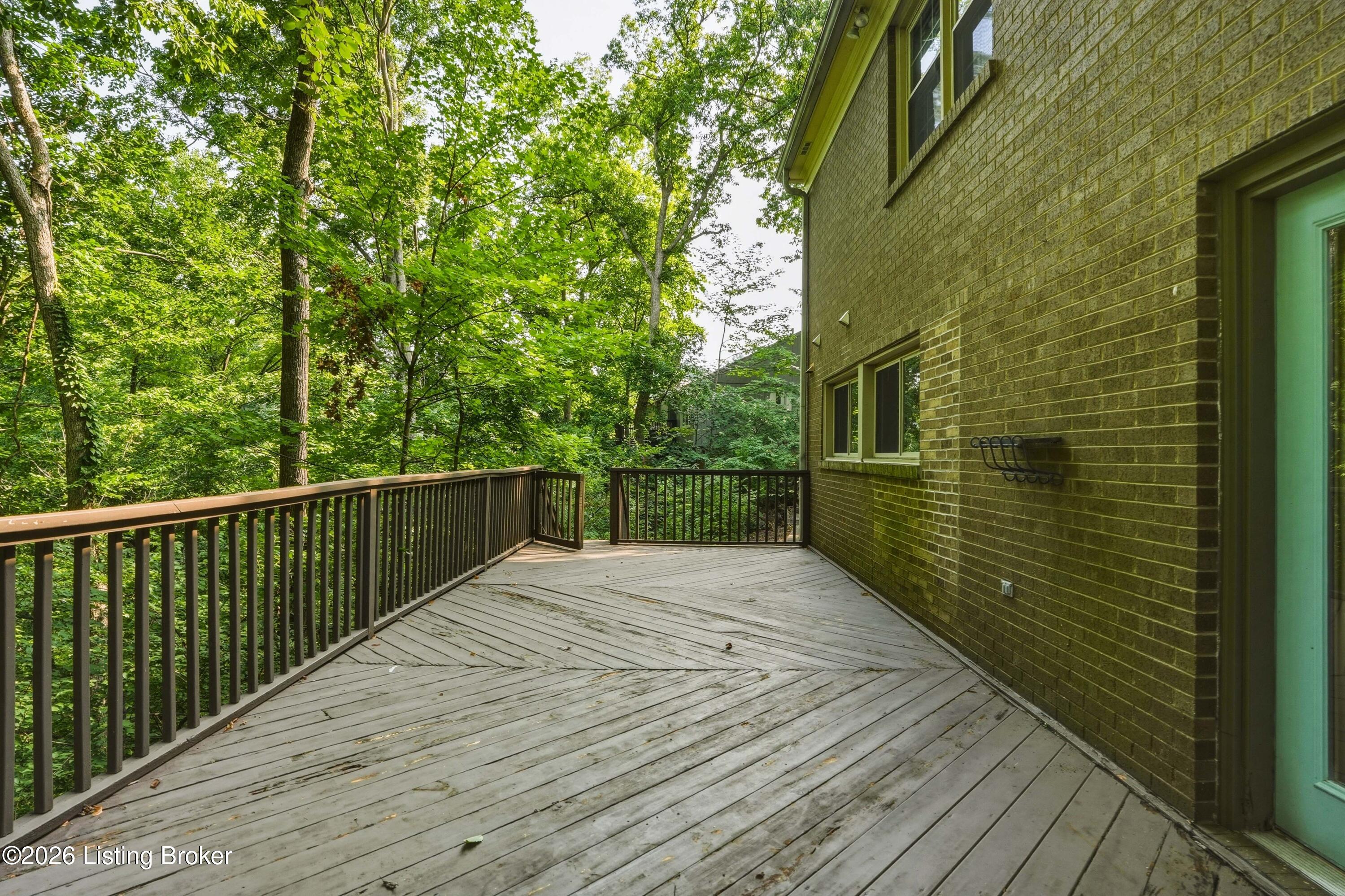 5407 Apache Road Louisville, KY 40207 - Photo 44 of 50 Back Deck