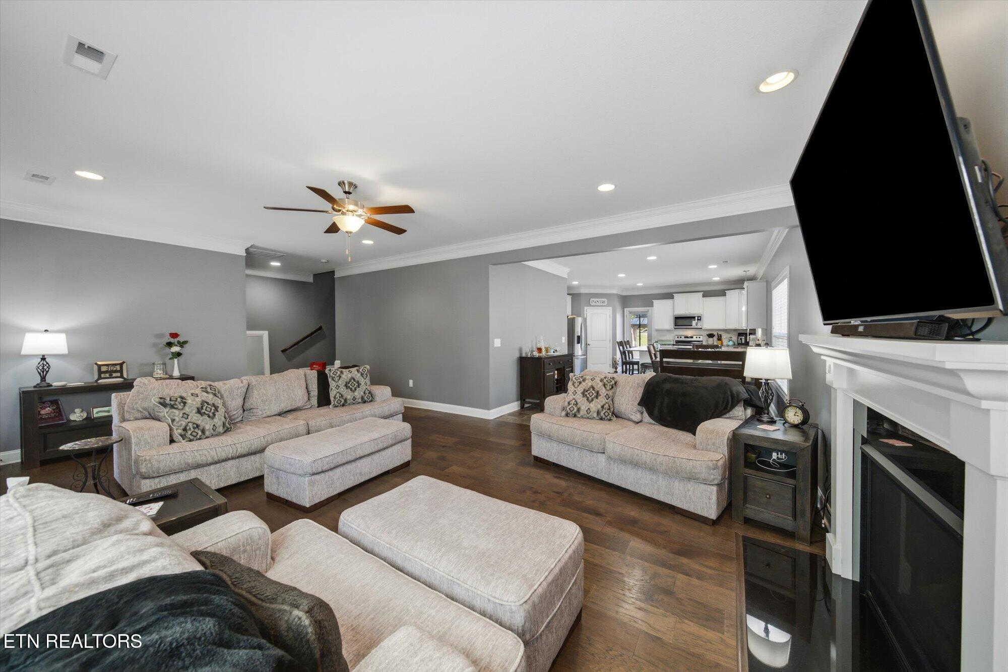 118 Fallberry Street Oak Ridge, TN 37830 - Photo 7 of 55 7
