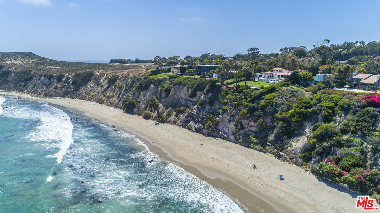29042 Cliffside Drive Malibu, CA 90265 - Photo 6 of 7