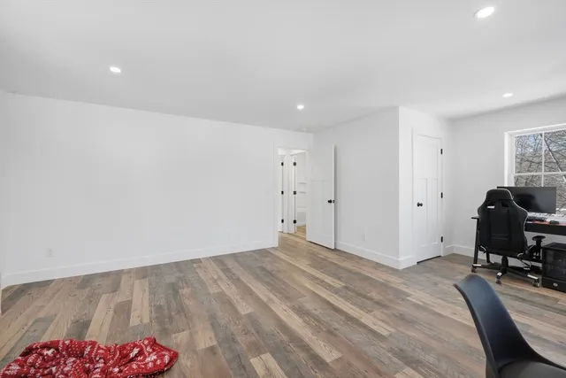 a view of room with a workspace