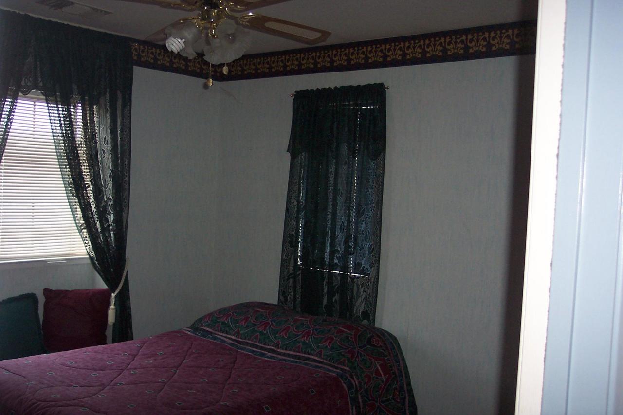 590 Vansicklen Way Redding, CA 96003 - Photo 13 of 13 First Bedroom