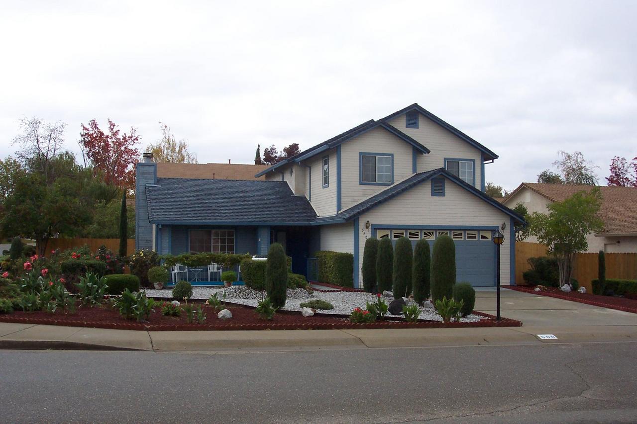 590 Vansicklen Way Redding, CA 96003 - Photo 2 of 13 Front of home