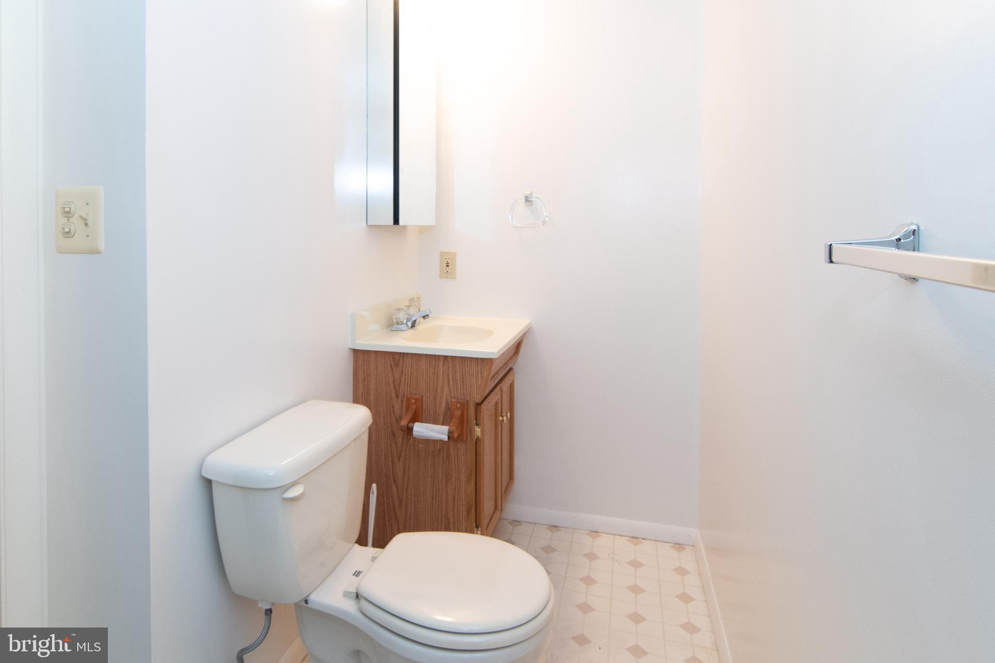 7602 Brooklyn Bridge Road Laurel, MD 20707 - Photo 25 of 36 3rd full bathroom