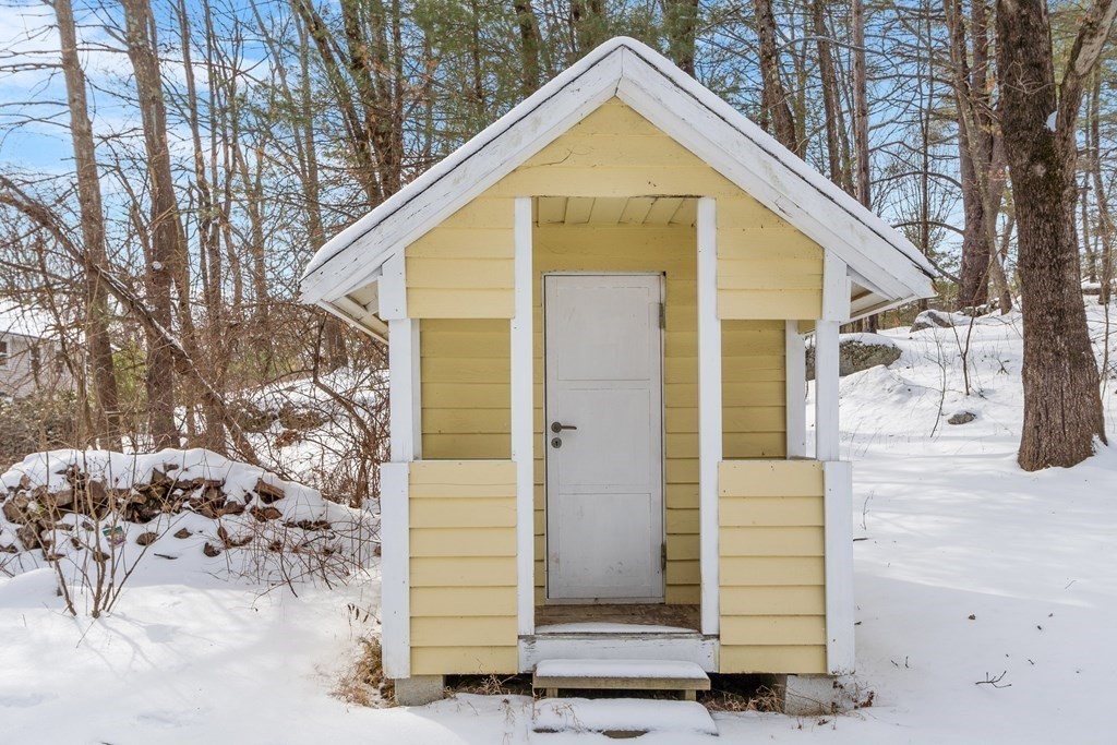 460 Littlefield Road Boxborough, MA 01719 - Photo 32 of 41 a view of entrance gate of a house