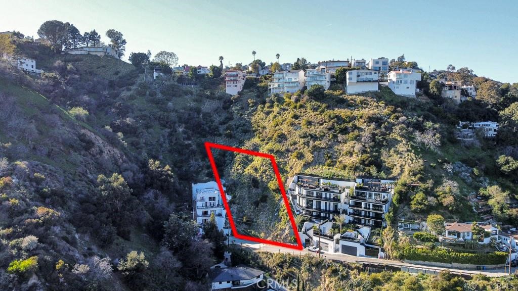 8140 Gould Avenue Los Angeles, CA 90046 - Photo 4 of 7