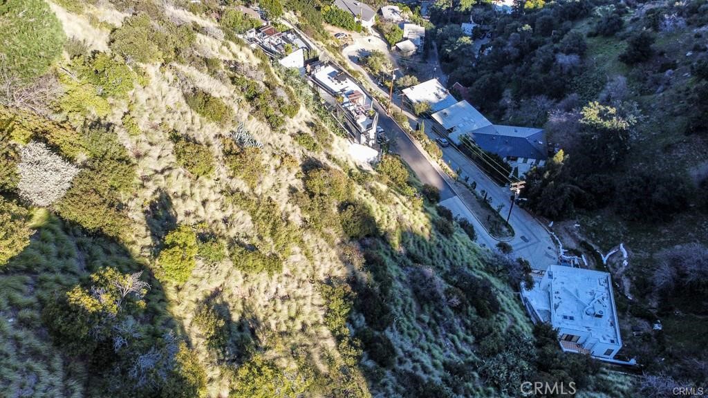 8140 Gould Avenue Los Angeles, CA 90046 - Photo 6 of 7