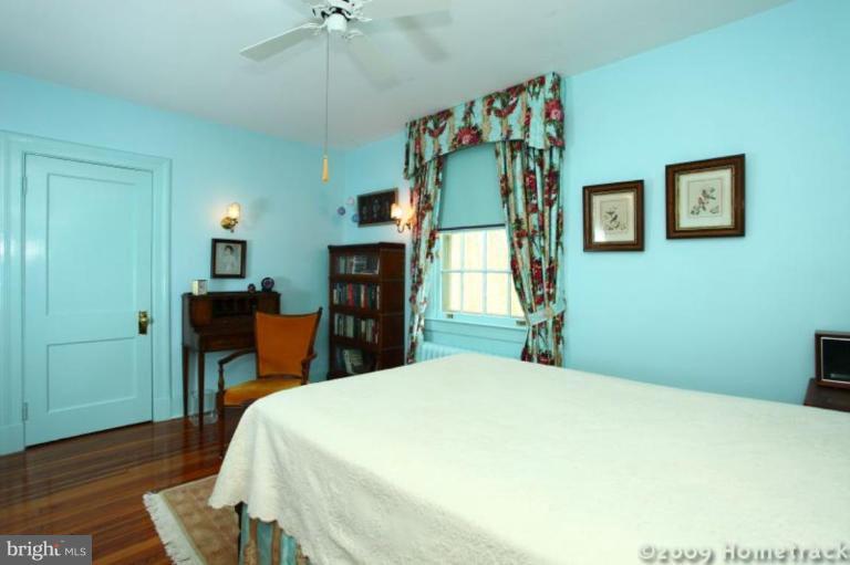 1018 St Georges Road Baltimore, MD 21210 - Photo 11 of 15 Bedroom #3