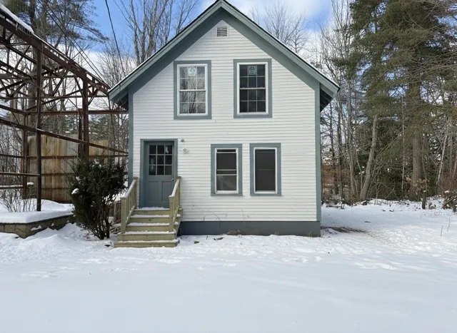 $300,000 | 25 Huckins Street, Ossipee, NH 03814