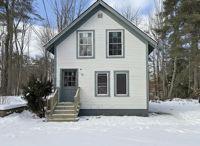 $300,000 | 25 Huckins Street, Ossipee, NH 03814