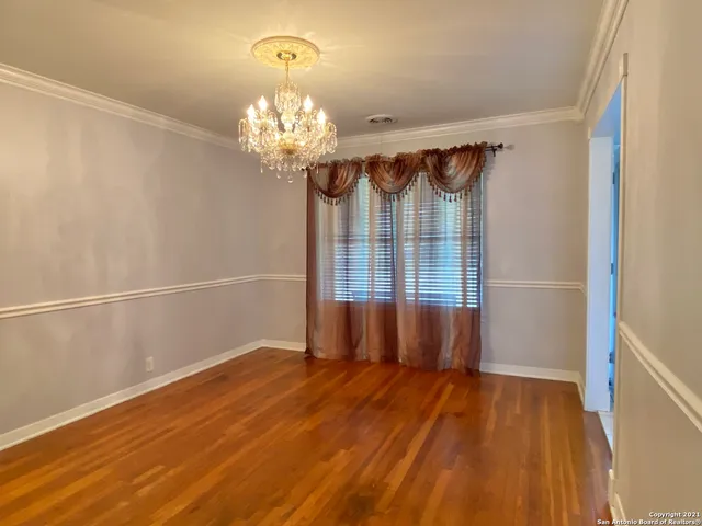 $1,695 | 303 Gaiety Lane, Kirby, TX 78219