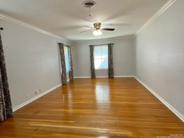 $1,695 | 303 Gaiety Lane, Kirby, TX 78219