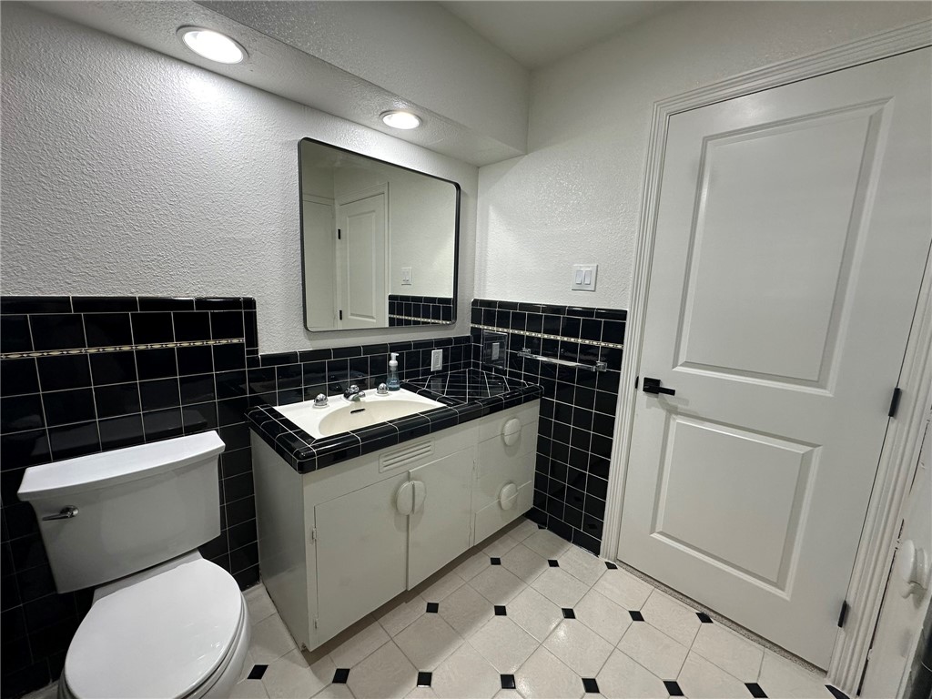 301 Bermuda Place Corpus Christi, TX 78411 - Photo 27 of 34