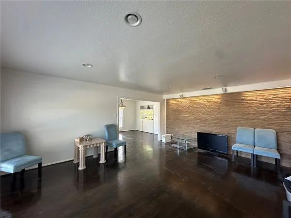 $2,850 | 301 Bermuda Place, Corpus Christi, TX 78411