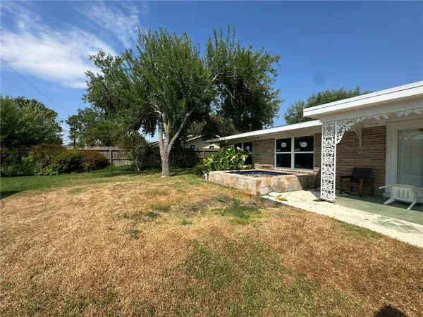 $2,850 | 301 Bermuda Place, Corpus Christi, TX 78411