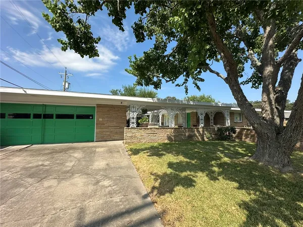 $2,850 | 301 Bermuda Place, Corpus Christi, TX 78411
