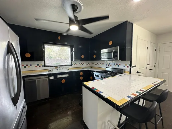 $2,850 | 301 Bermuda Place, Corpus Christi, TX 78411