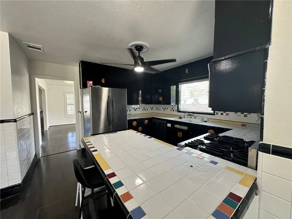 $2,850 | 301 Bermuda Place, Corpus Christi, TX 78411
