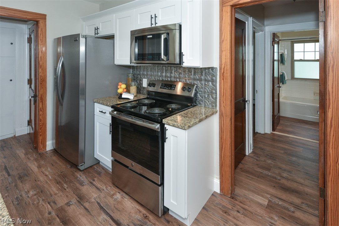 992 Montford Road Cleveland Heights, OH 44121 - Photo 12 of 29