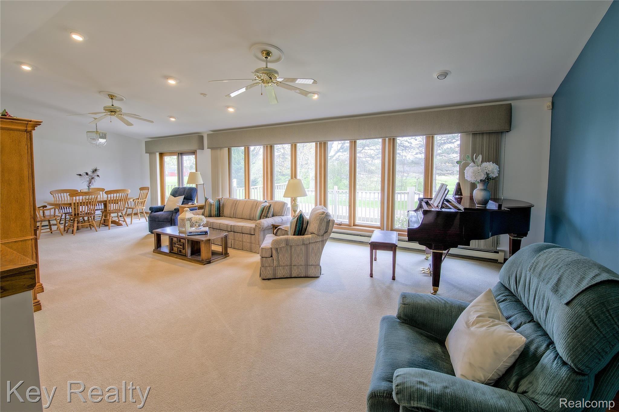 345 West Sigler Road Carleton, MI 48117 - Photo 10 of 28 samller 345 W Sigler-16.jpg