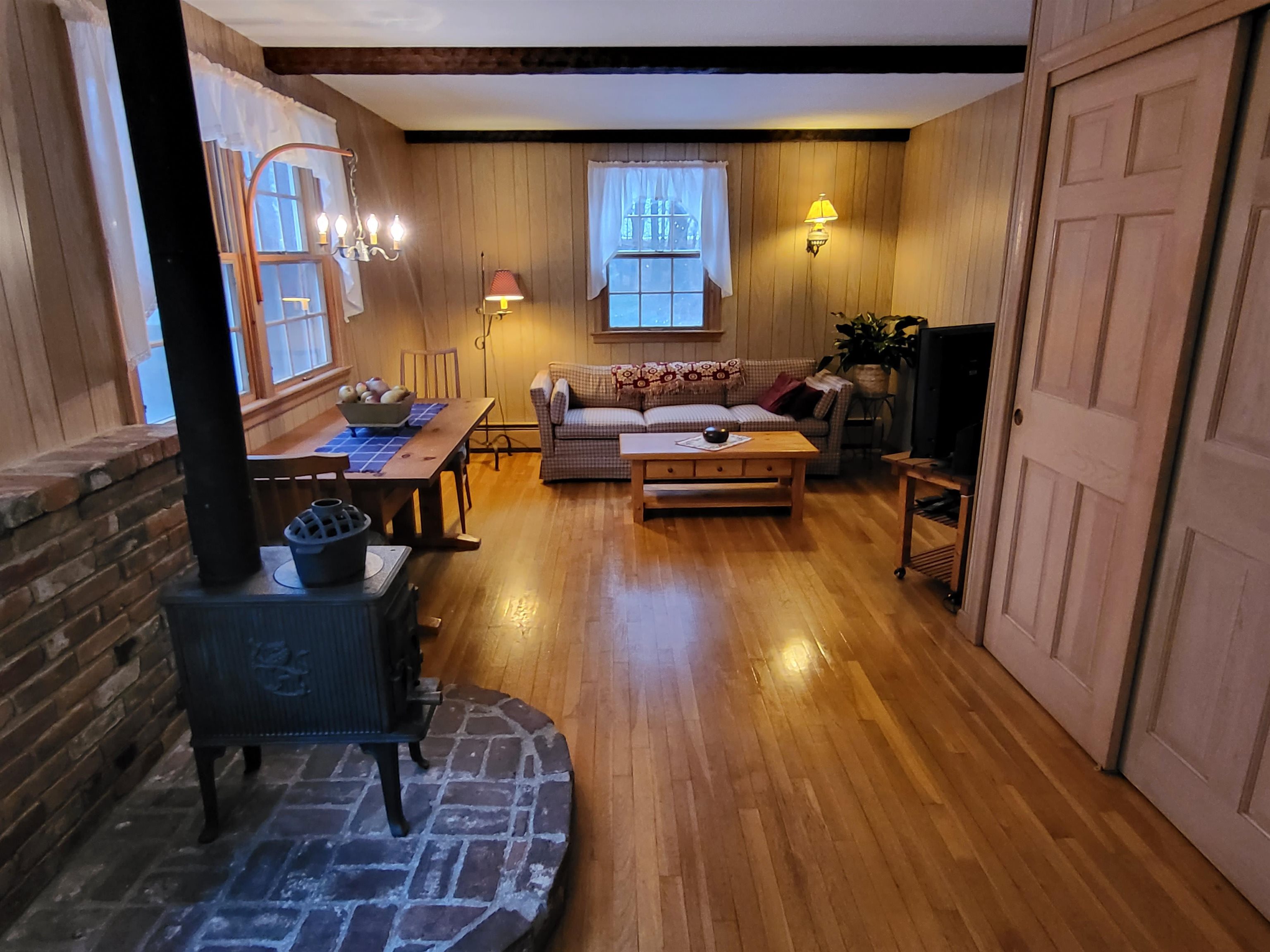 24 Smith Road Bedford, NH 03110 - Photo 9 of 40