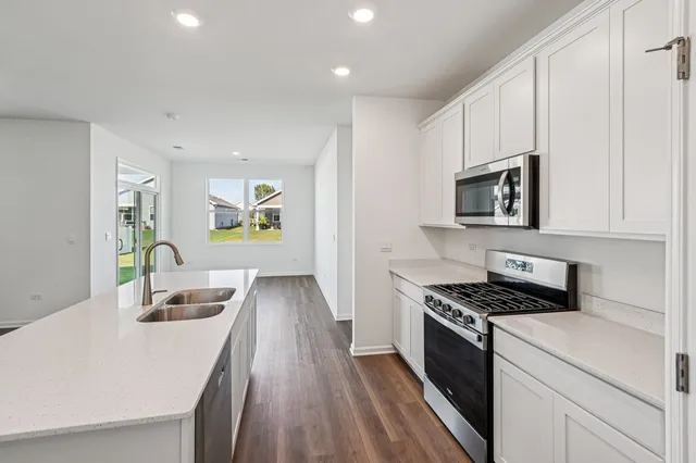 $494,990 | 1244 Wild Tulip Court, Bartlett, IL 60103