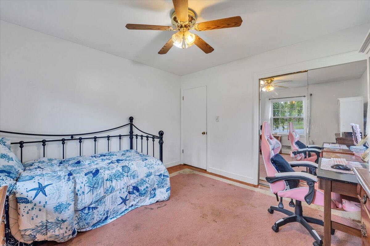 4508 Rosecrest Road Roanoke, VA 24018 - Photo 17 of 39 Upstairs Bedroom 2
