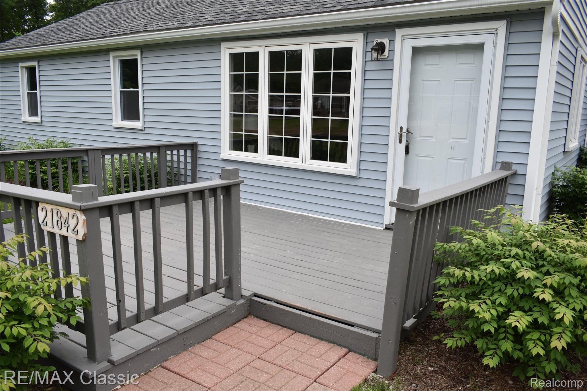21842 Springhill Street Romulus, MI 48174 - Photo 2 of 31 DSC_0113.JPG