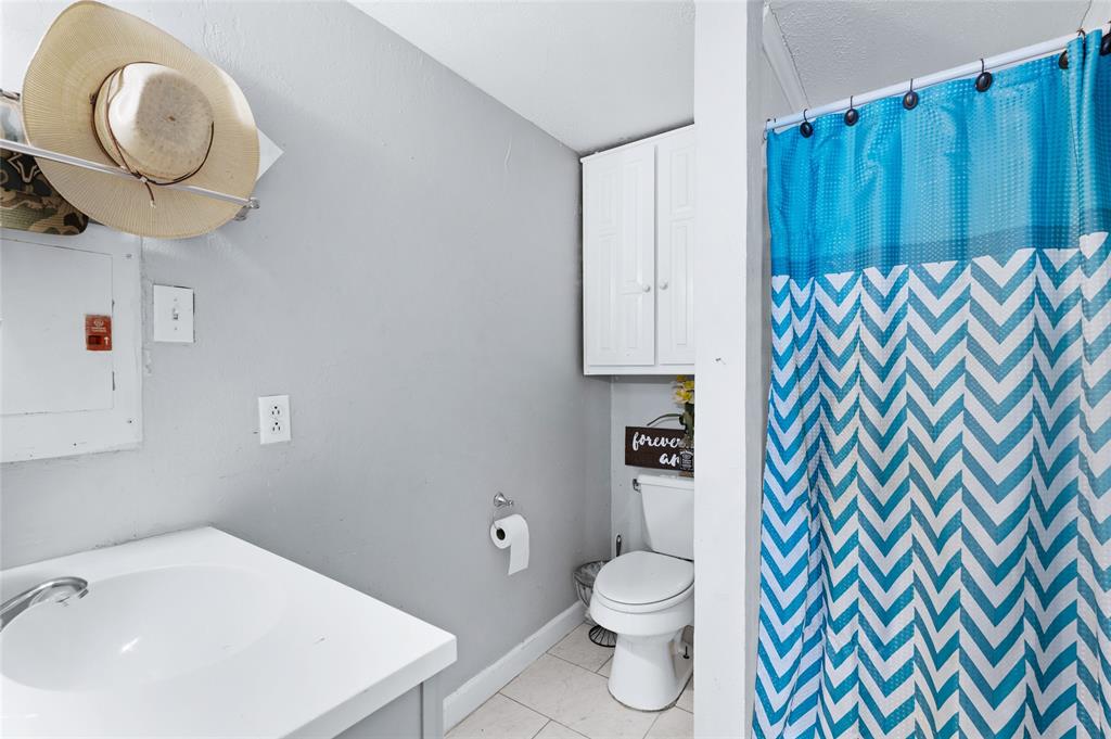 419 Walnut Grove Road Whitewright, TX 75491 - Photo 12 of 20