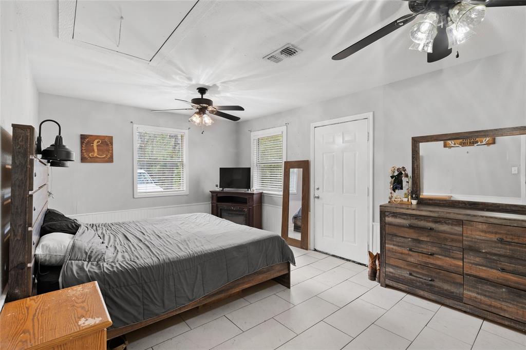 419 Walnut Grove Road Whitewright, TX 75491 - Photo 10 of 20