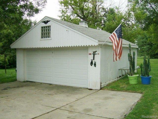 16348 Frazho Road Roseville, MI 48066 - Photo 24 of 25 GARAGE.JPG