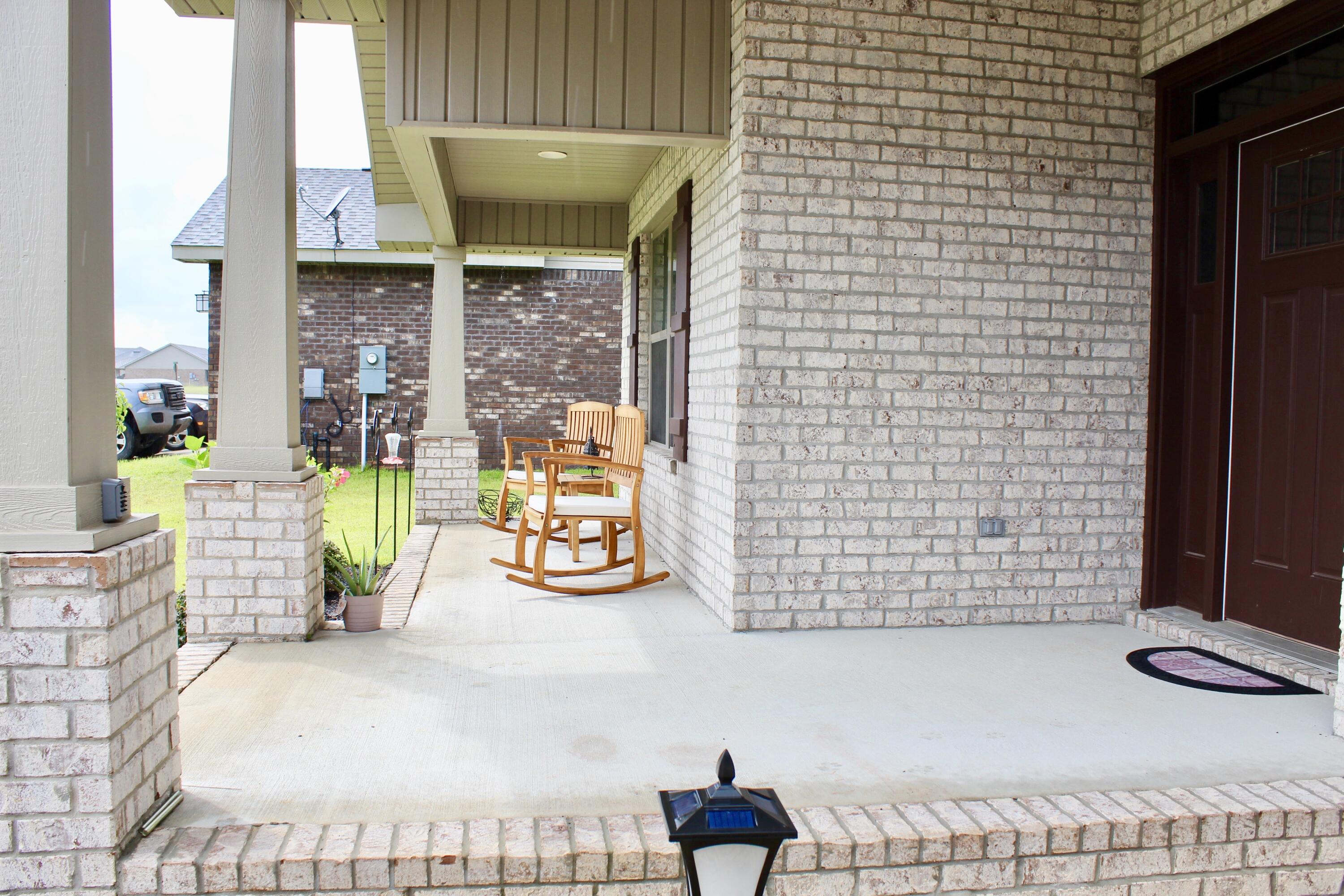 5759 Marigold Loop Crestview, FL 32539 - Photo 4 of 29 a view of entryway with workspace