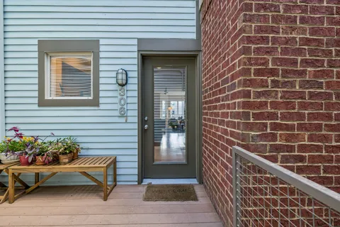 $550,000 | 807 18th Avenue South, Unit 306, Nashville, TN 37203