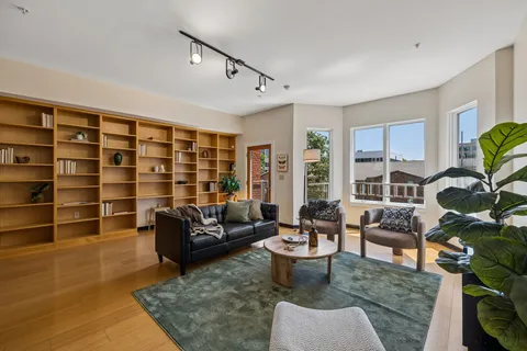 $550,000 | 807 18th Avenue South, Unit 306, Nashville, TN 37203