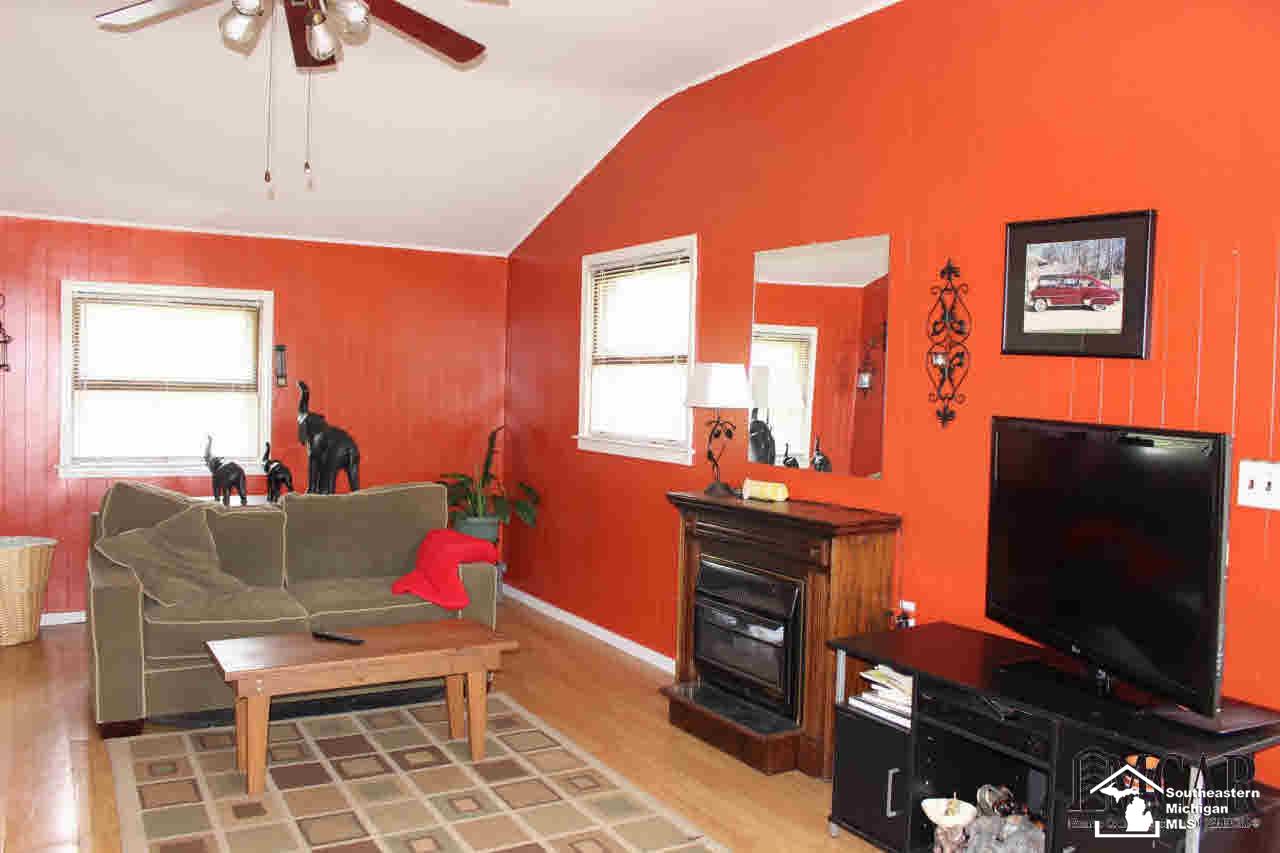 16448 Todd Road Petersburg, MI 49270 - Photo 11 of 21 21210524-10.JPG