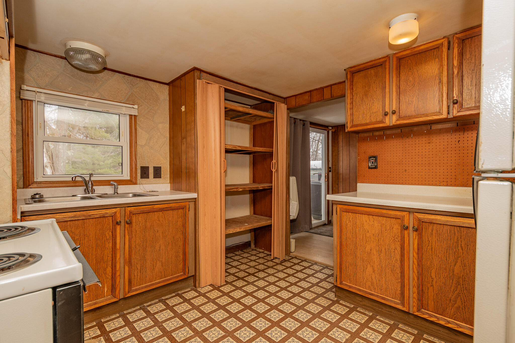 583 Higgins Road Pittsfield, ME 04967 - Photo 4 of 53 DSC_0186