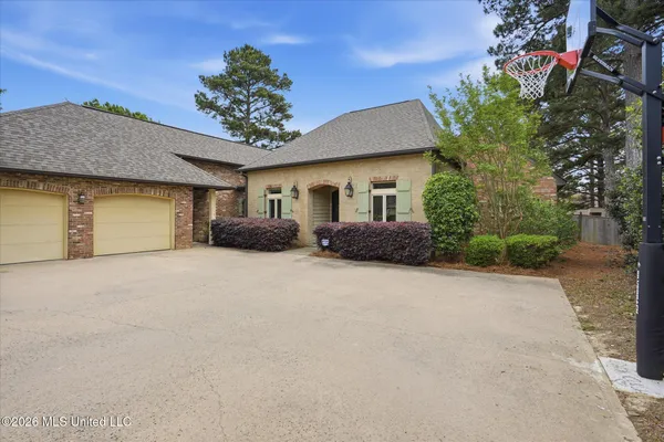 $499,900 | 502 Eastlake Forest Drive, Brandon, MS 39047