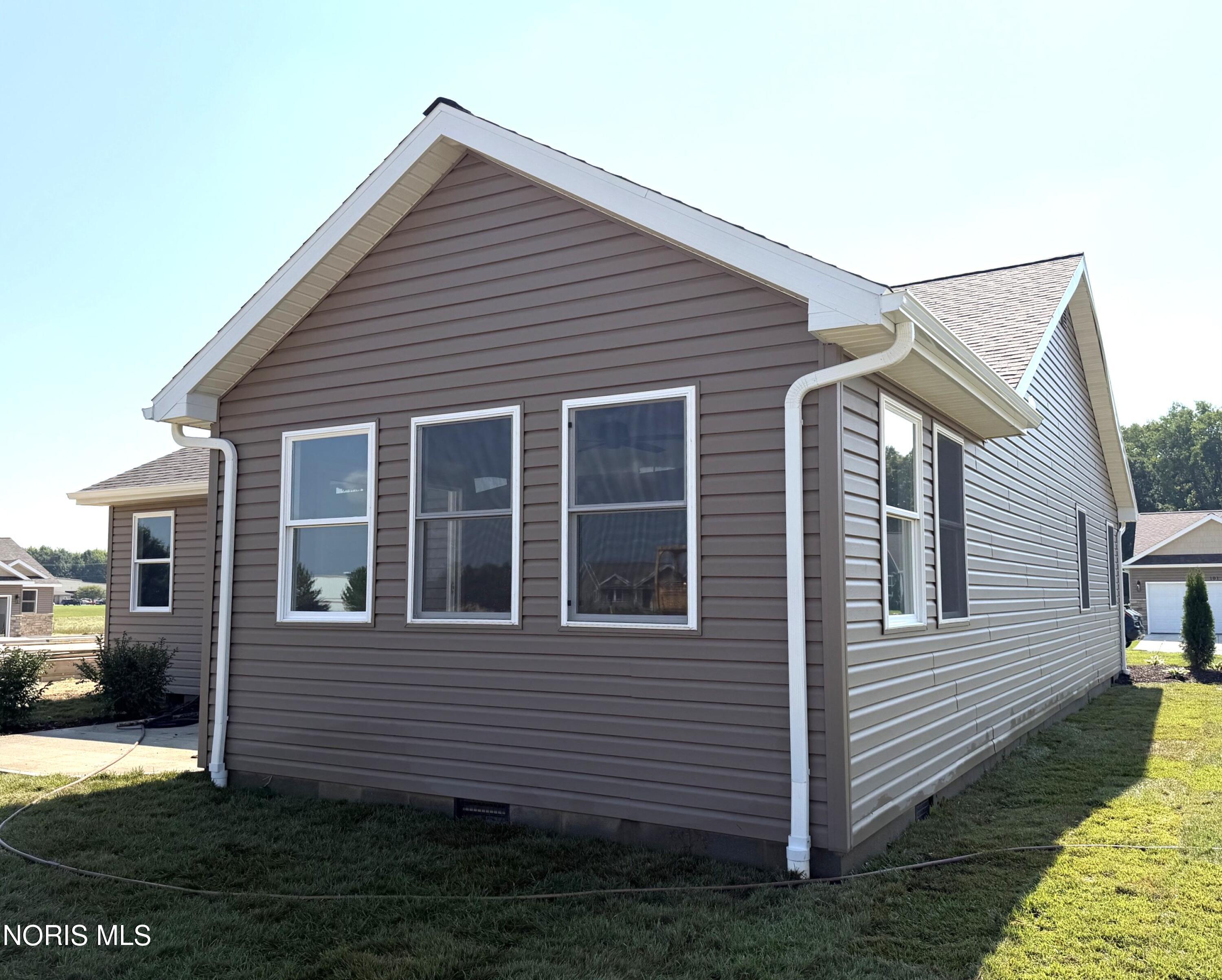 987 Greenbrier Road, Unit 102 Upper Sandusky, OH 43351 - Photo 3 of 29 Gallery Image 3