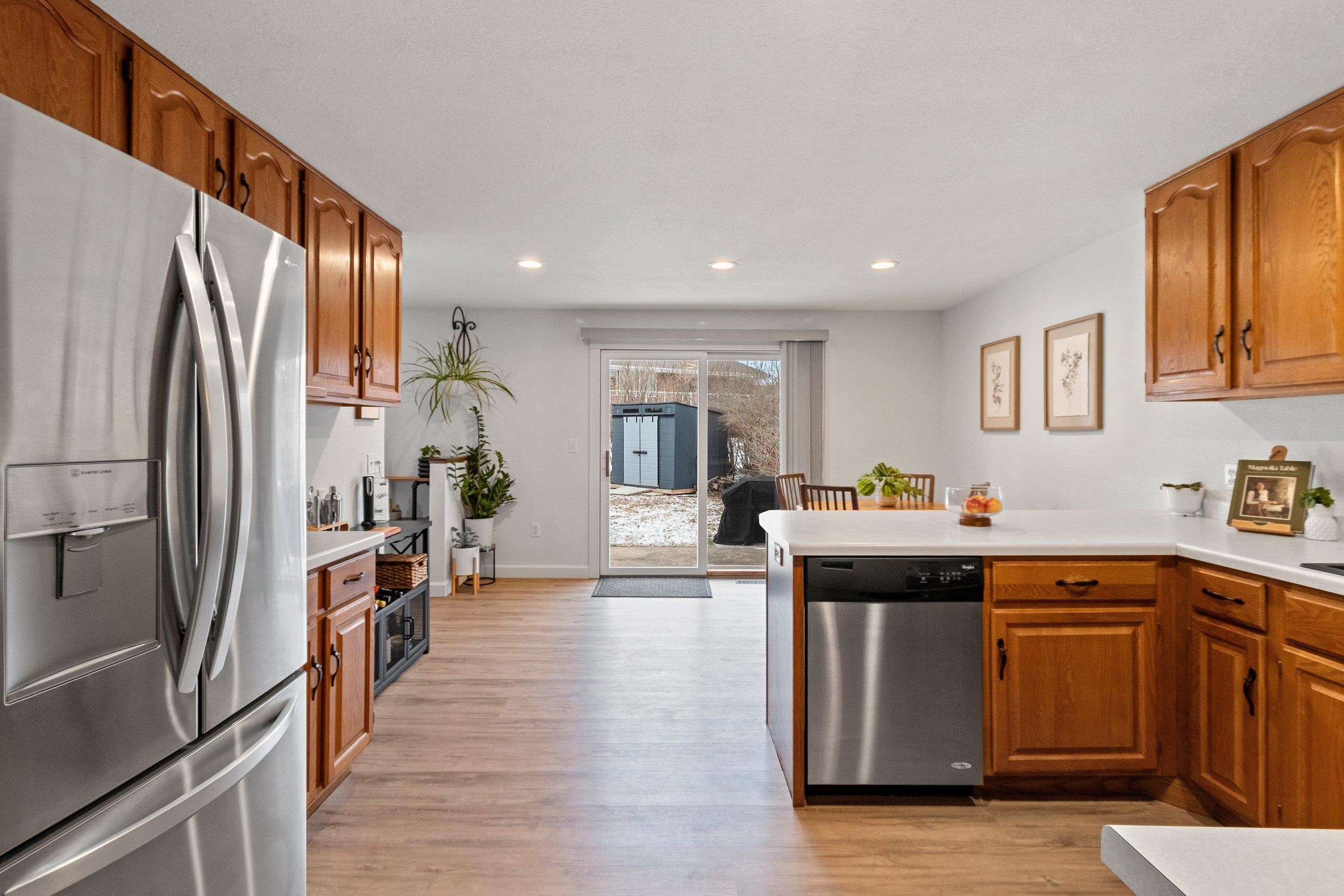 1933 Anita Court Appleton, WI 54913 - Photo 11 of 49