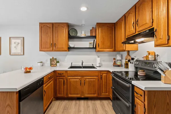 $299,900 | 1933 Anita Court, Appleton, WI 54913